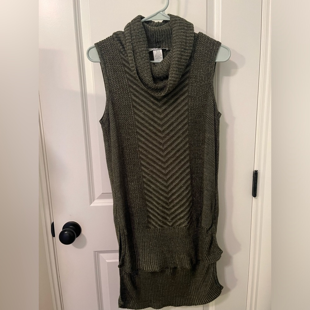 two-one-two new york Long Sleeveless Olive Green Cowl Neck Sweater size small